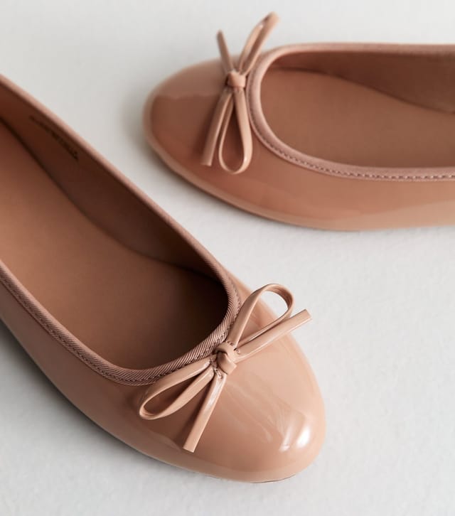 New Look Women's Oatmeal Patent Faux Leather Ballet Flats Vegan New Look - 3