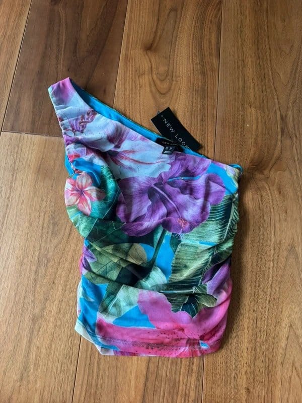 New Look Multi-Colour Floral Asymmetrical Crop Top