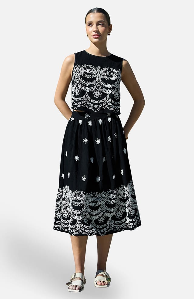 Yumi Yumi Women's Black Embroidered Midi Skirt - 2