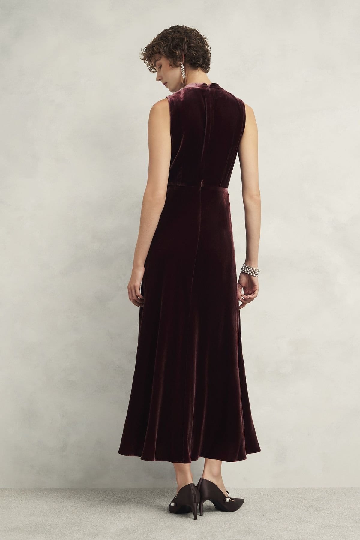 Hobbs London Hobbs London Women's Isleworth Velvet Midi Dress in Dark Brown - 4