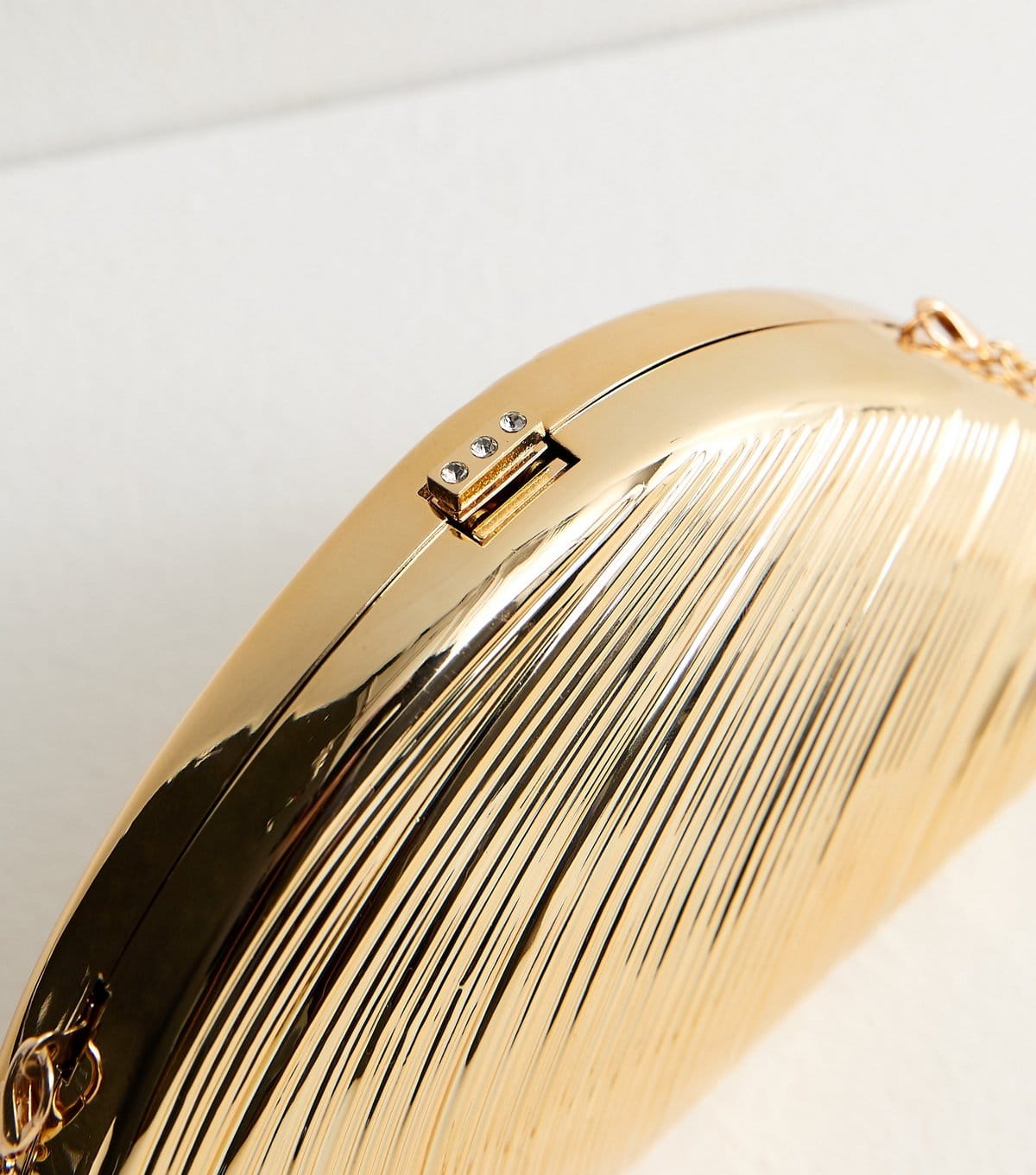 New Look Gold Tone Clam Shell Box Clutch New Look - 4