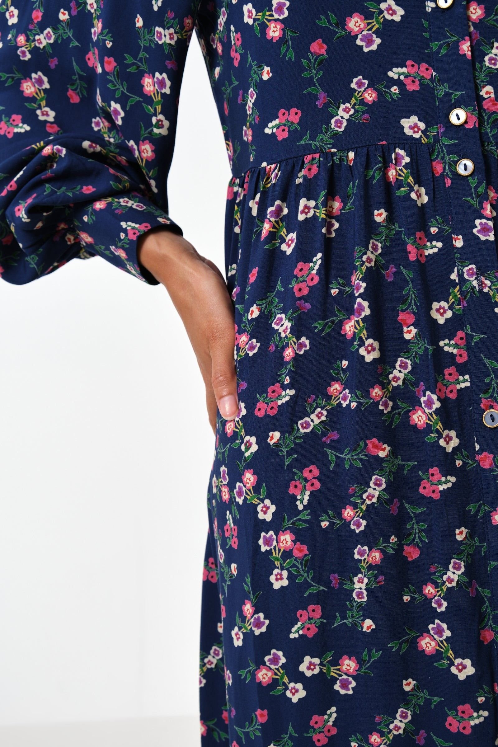 Louche Louche Women's Bricia Naïve Posy Print Tiered Midi Dress - Navy in Blue - 4