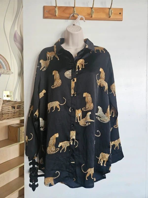 New Look Black Satin Tiger Jacquard Shirt Top **UK 14**
