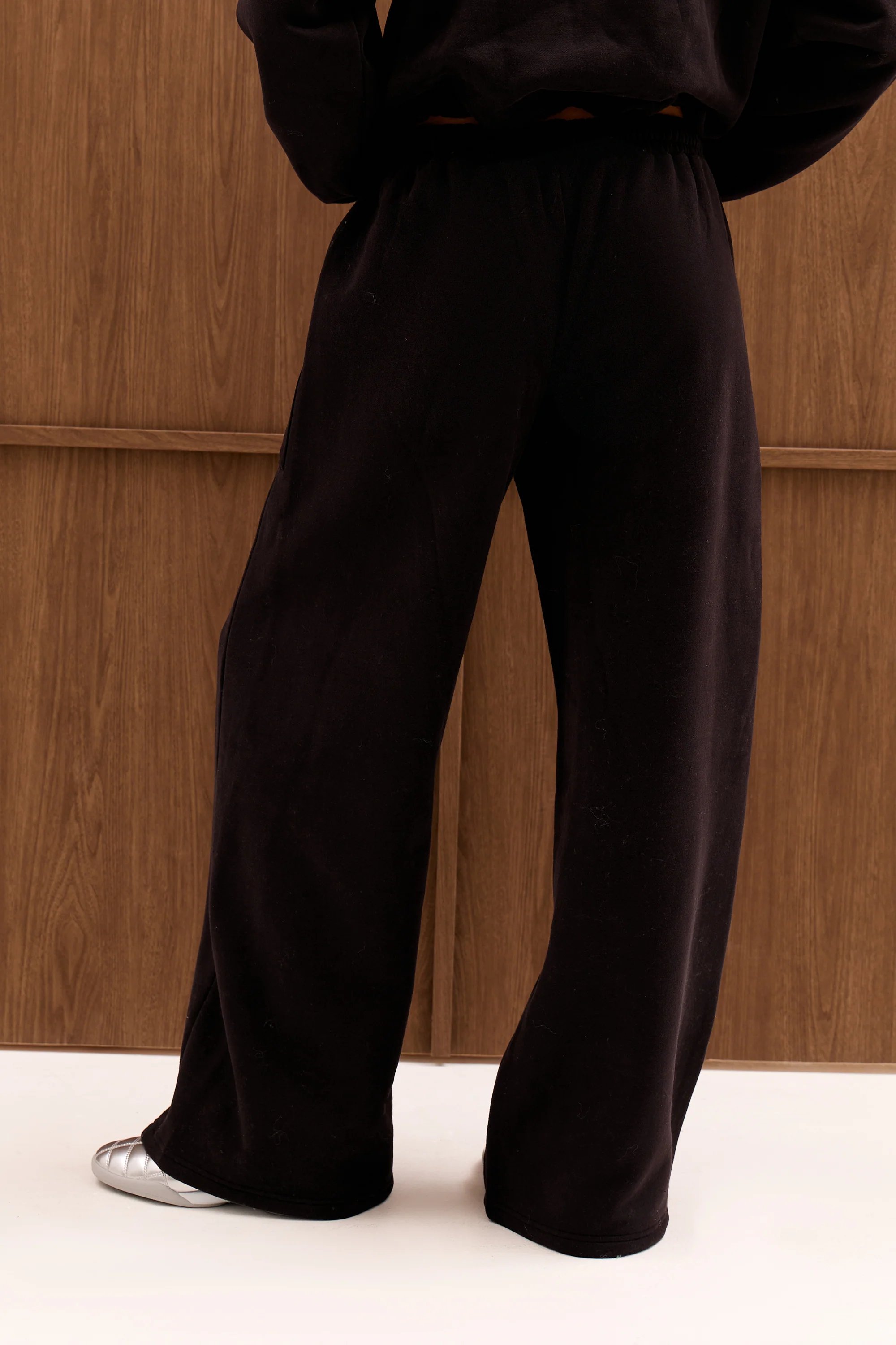 Kaiia Kaiia Chrome Logo Pocket Detail Mid Rise Wide Leg Joggers Black - 4