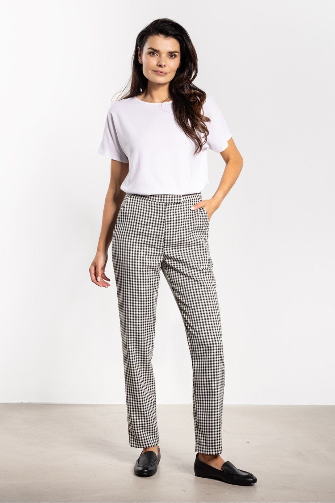 Love Lace Love Lace Women's Elegant Checkered Cigarette Trousers with Pockets in White - 4