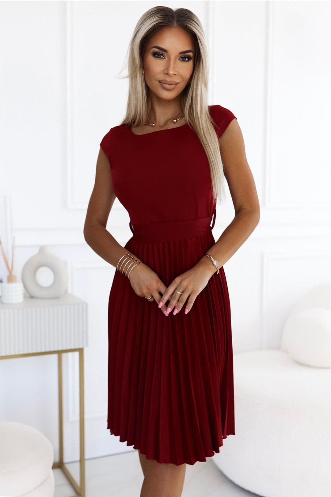 Love Lace Love Lace Women's Pleated Short Sleeve Day Dress with Belt in Red