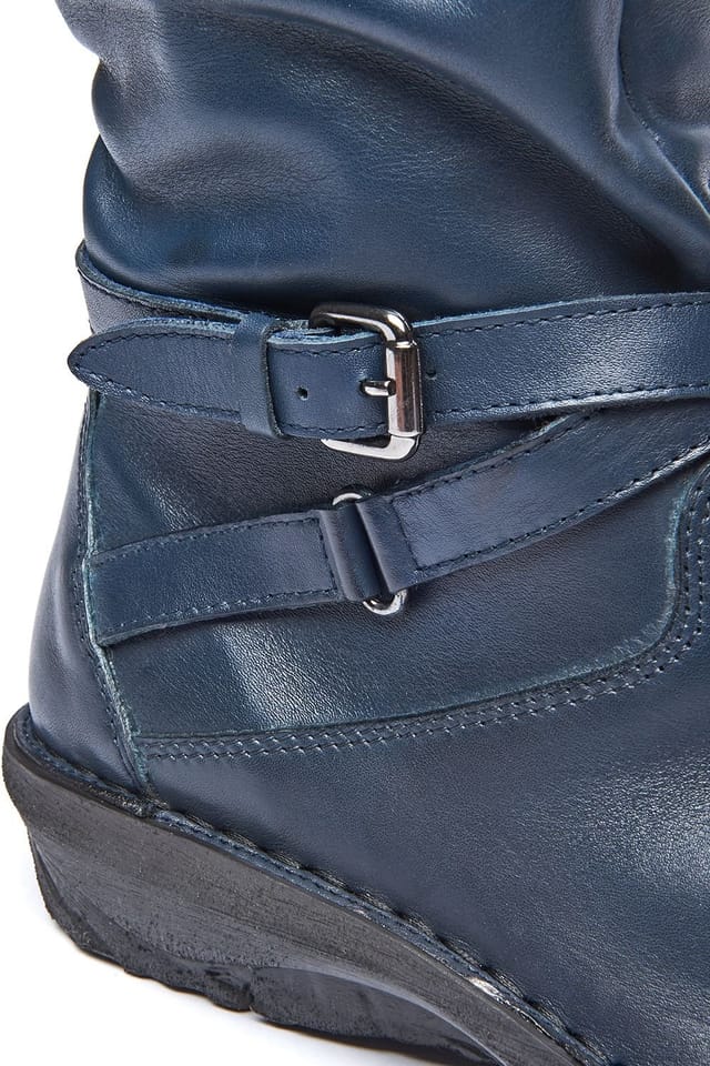Moshulu Moshulu Women's 'Teacake' Slouchy Mid-Length Leather Boots in Indigo - 3