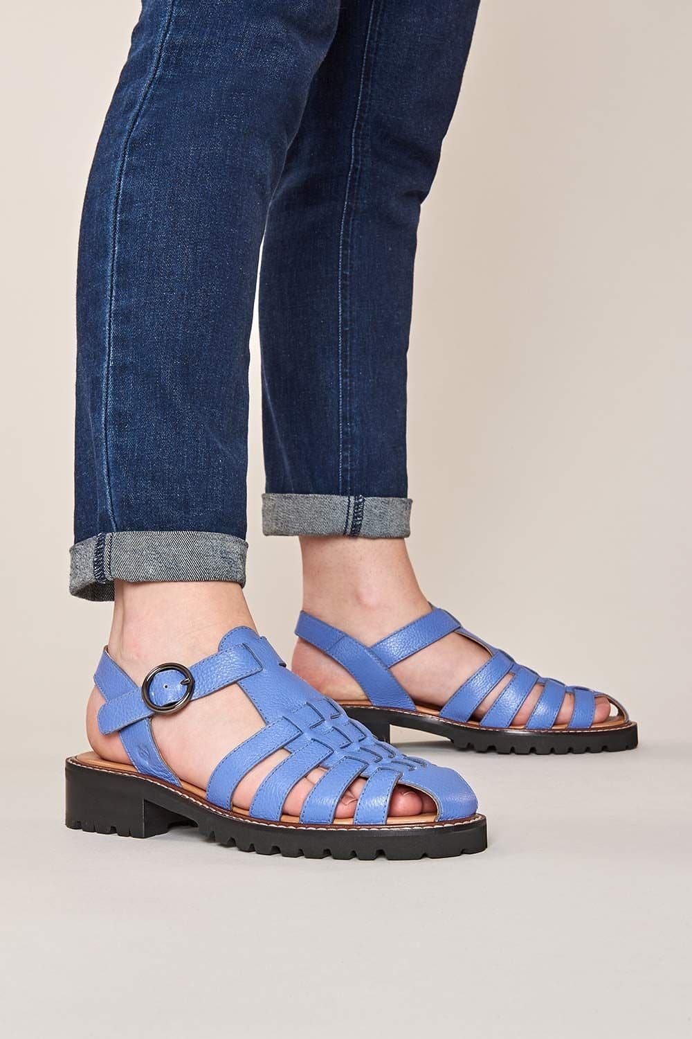 Moshulu Moshulu Women's 'Kynance' Leather Fisherman Sandals in Light Blue