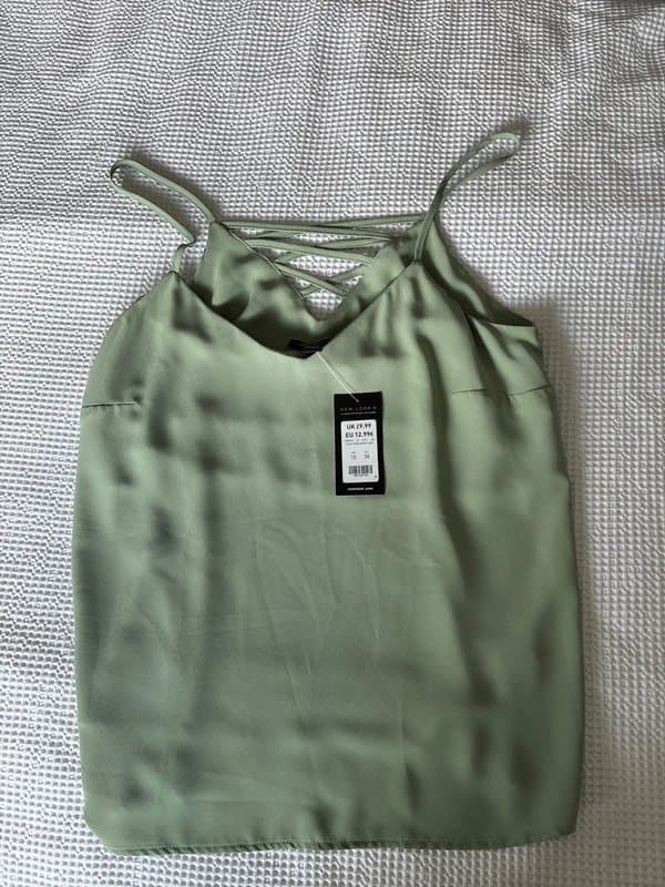 New Look Green strappy cami (with criss cross back) BNWT