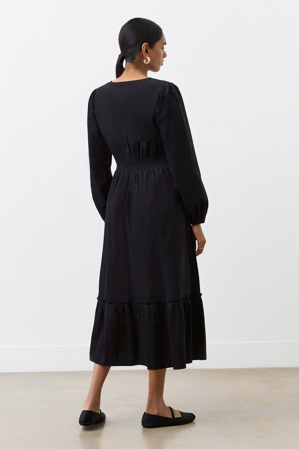 Finery London Finery London Women's Arizona Long Sleeve Corduroy Midi Dress in True Black - 3