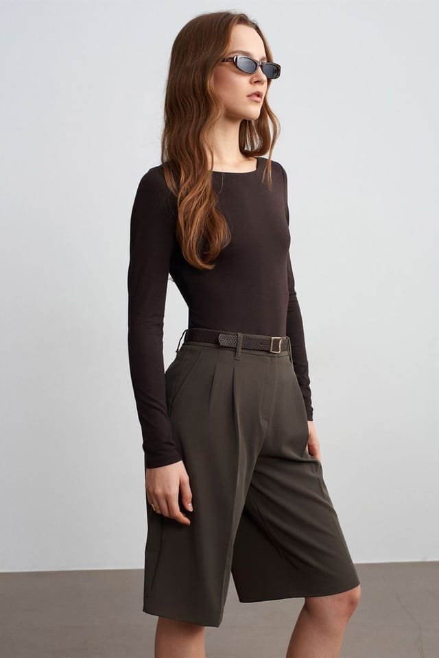 Dilvin Dilvin Women's High-waist Belted Woven Tailored Shorts in Olive - 3