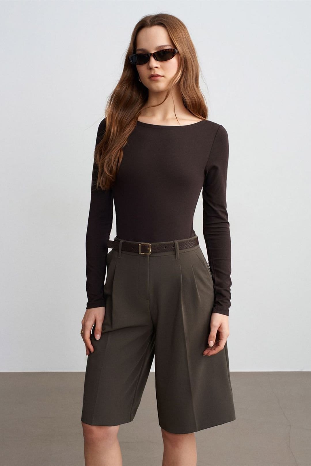 Dilvin Dilvin Women's High-waist Belted Woven Tailored Shorts in Olive - 4