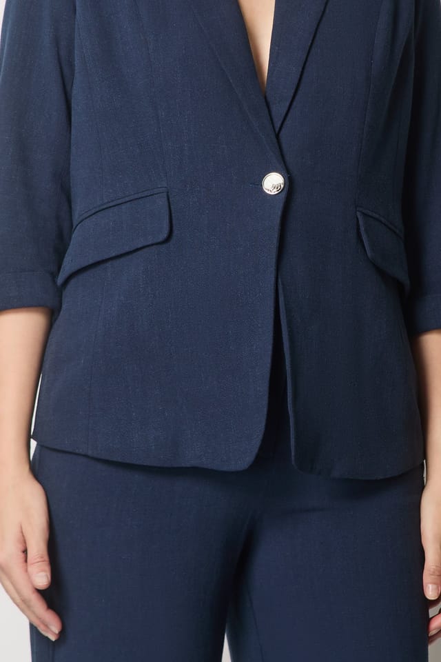 SOLO SOLO Women's Tailored Linen Jacket in Navy - 3