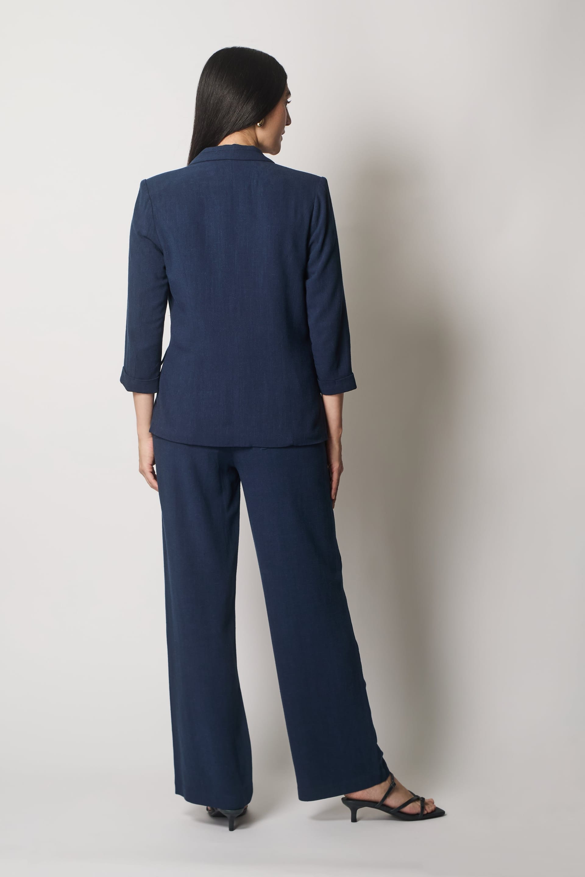 SOLO SOLO Women's Tailored Linen Jacket in Navy - 4