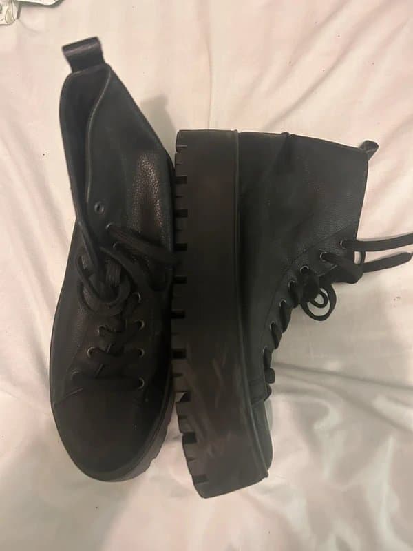 ASOS ASOS soft lace up black boots, platform heel, 8
