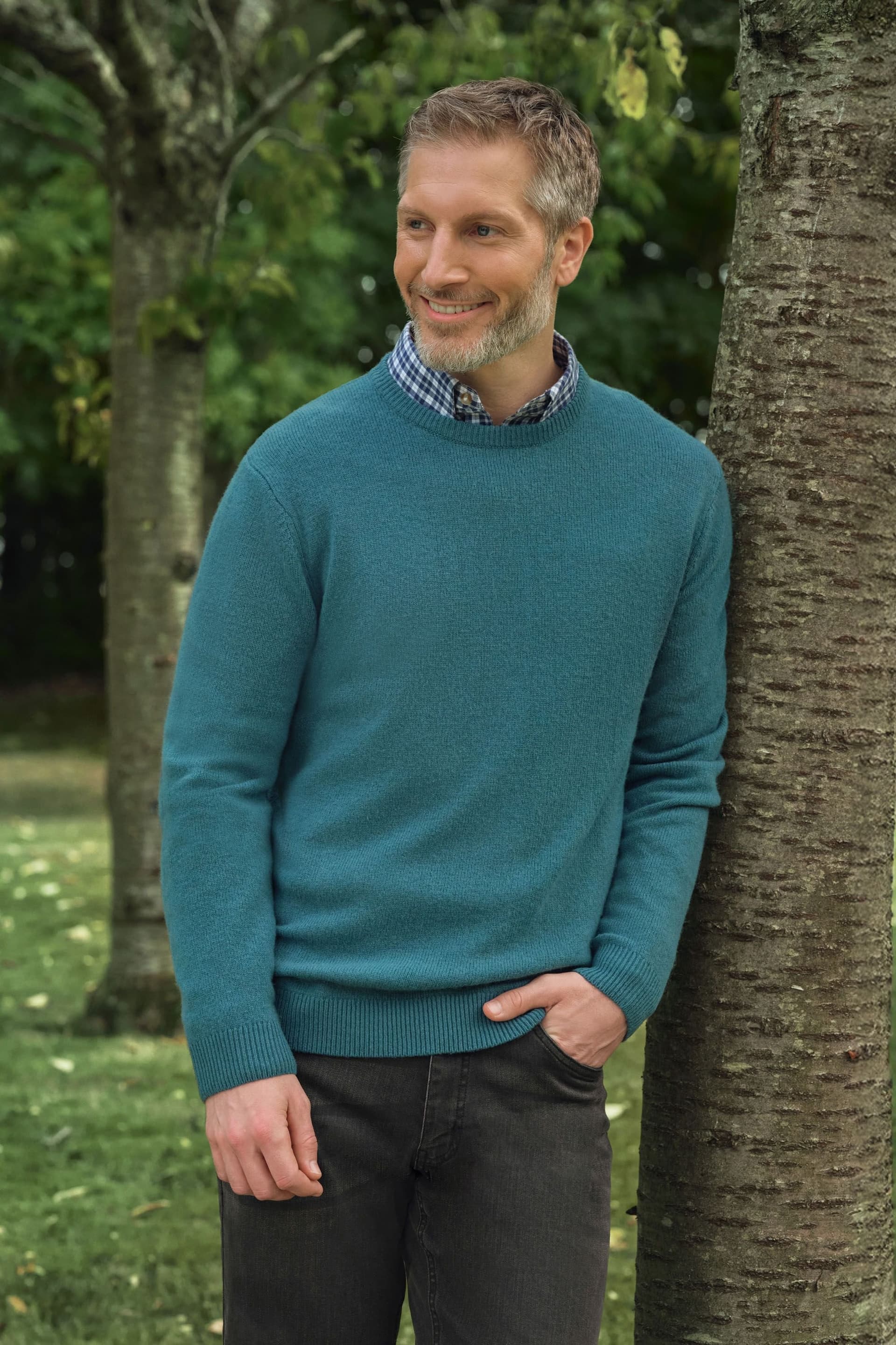 WoolOvers WoolOvers Men's Lambswool Classic Crew Jumper in Teal