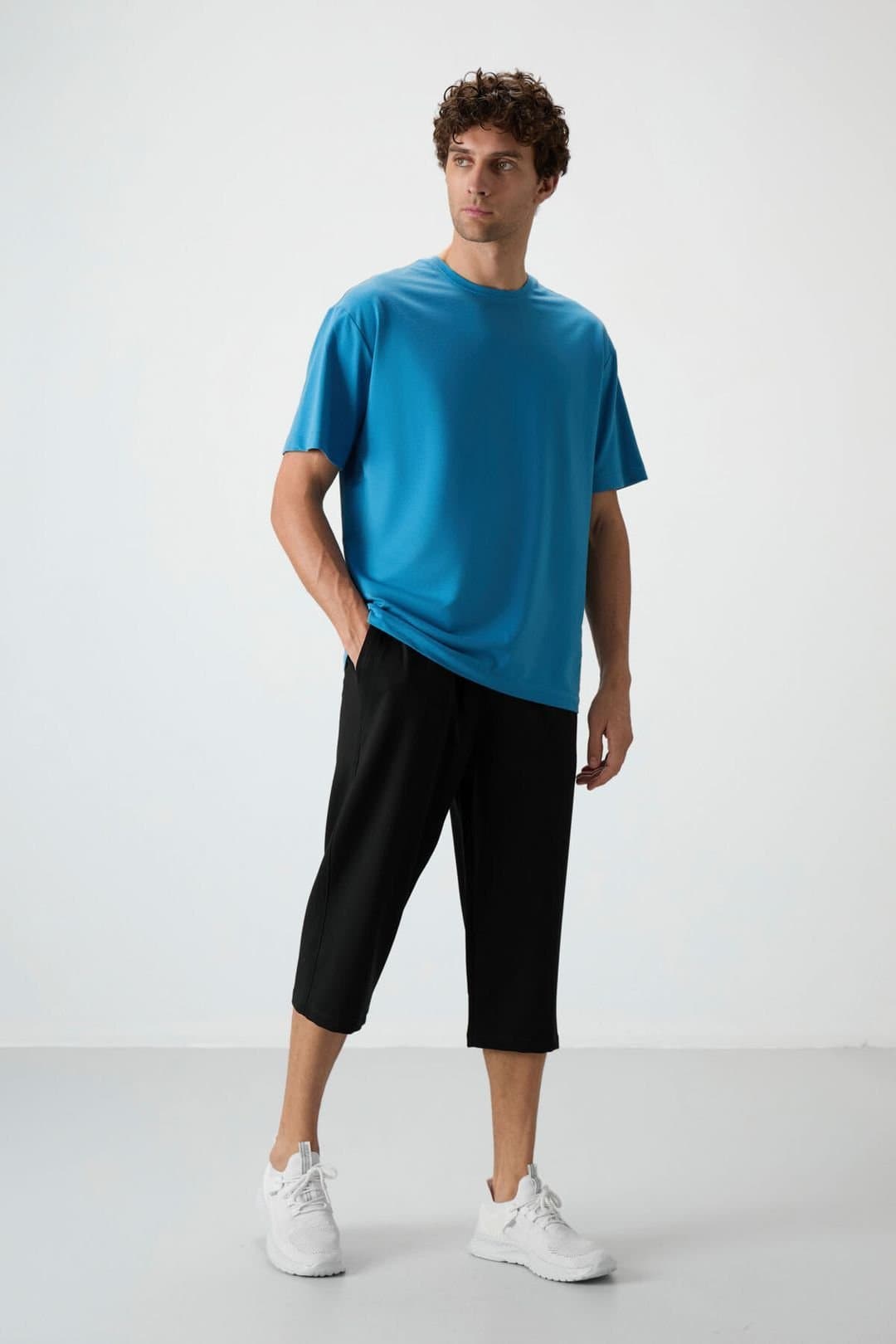 Tommy Life Tommy Life Men's Mid-waist Wide-leg Capri Shorts in Black