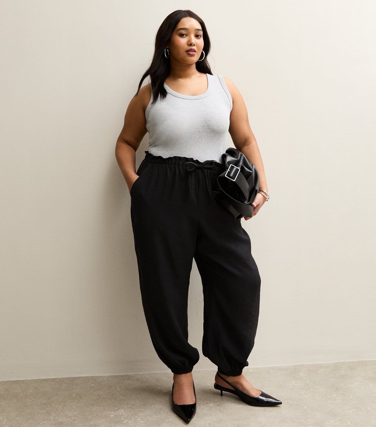 New Look Women's Plus Size Black Drawstring Waist Cuffed Joggers Curves New Look - 1