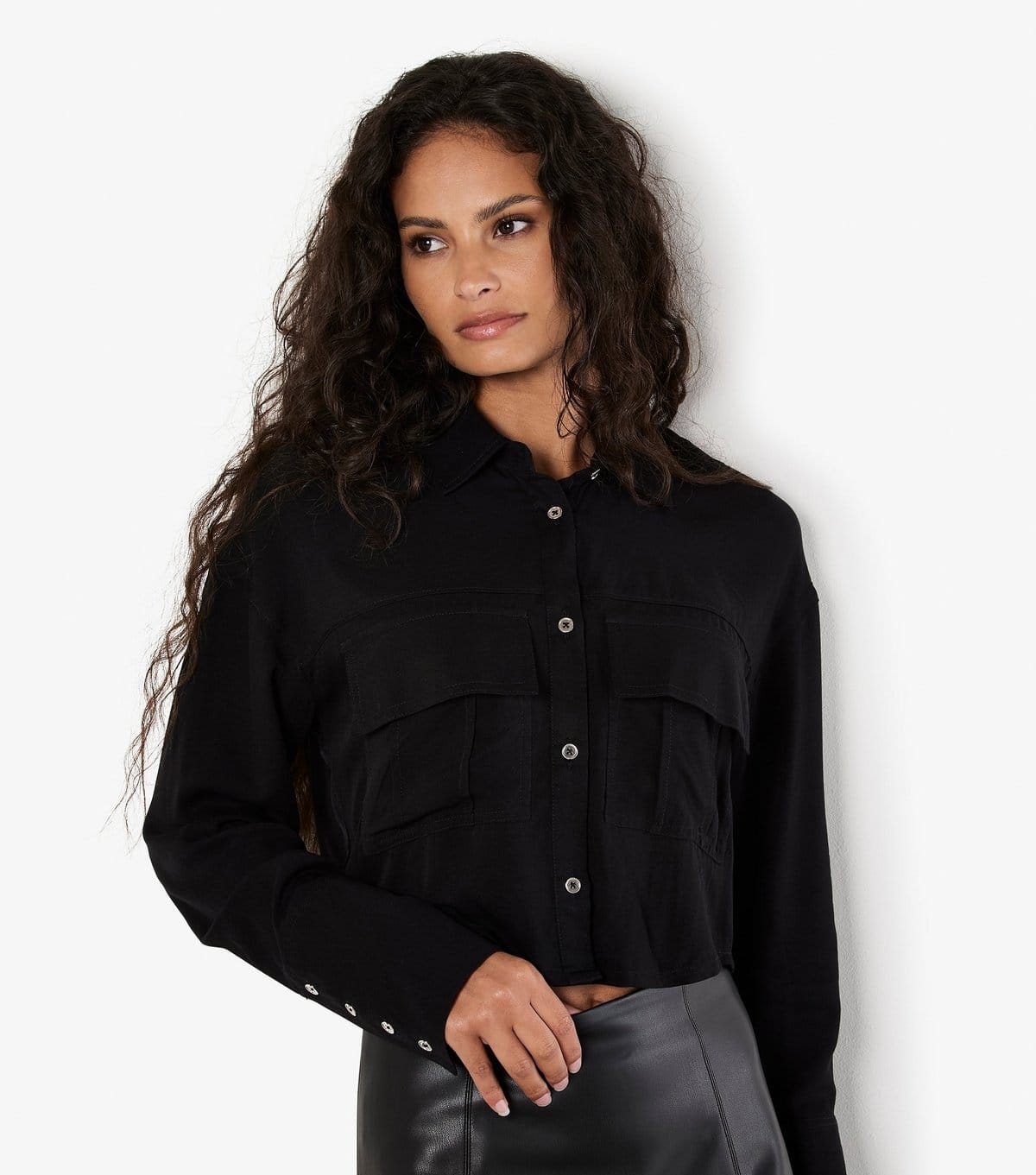 Apricot Women's Black Twill Cropped Shirt Apricot New Look - 4
