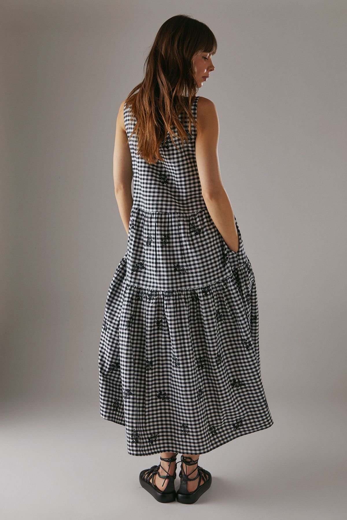 Warehouse Warehouse Women's Embroidered Gingham Sleeveless Midi Sundress in Black - 3