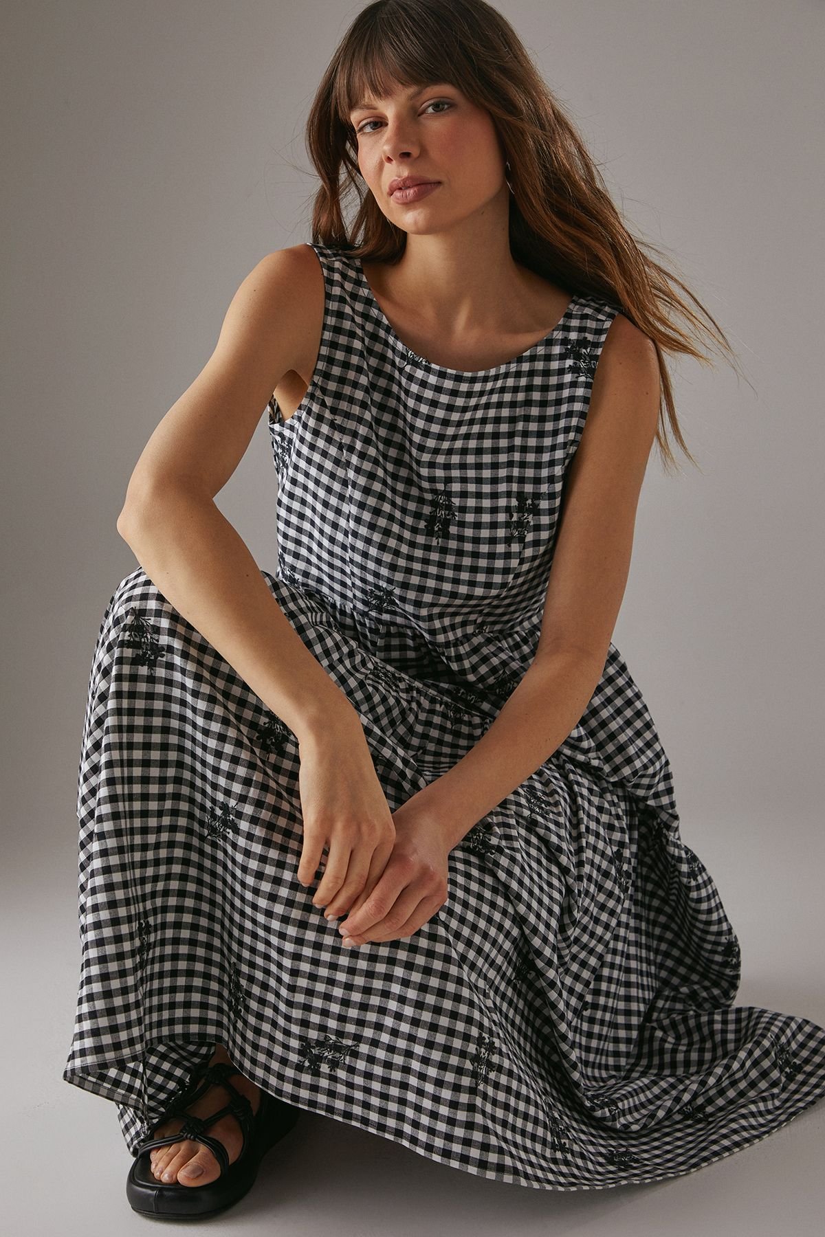 Warehouse Warehouse Women's Embroidered Gingham Sleeveless Midi Sundress in Black - 4