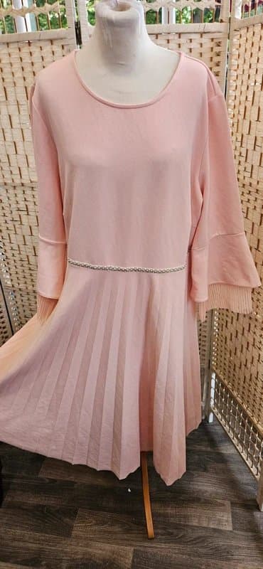 Bodyflirt Bodyflirt Blush pleated flattering occasion dress xl