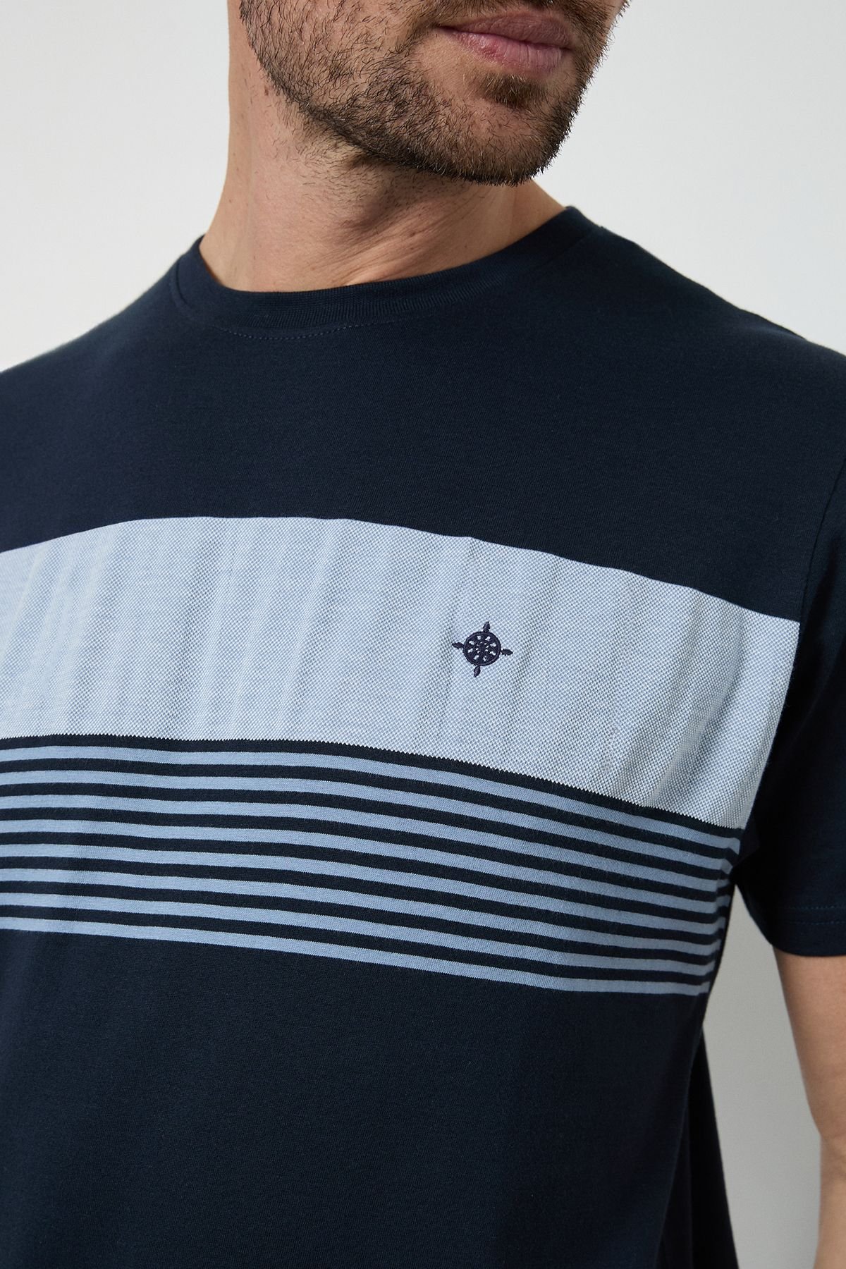 Maine Maine Men's Navy Engineered Stripe T-shirt - 4