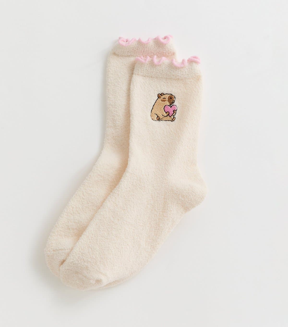 New Look New Look Cream Embroidered Capybara Cosy Ankle Socks