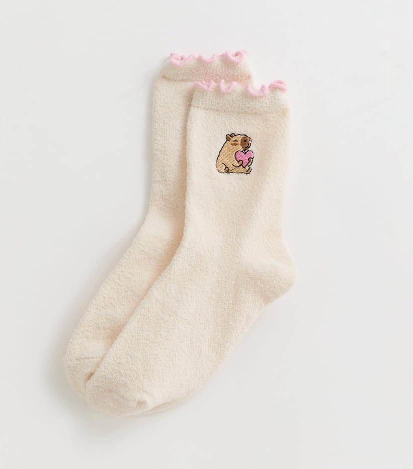 New Look Cream Embroidered Capybara Cosy Ankle Socks New Look - 1