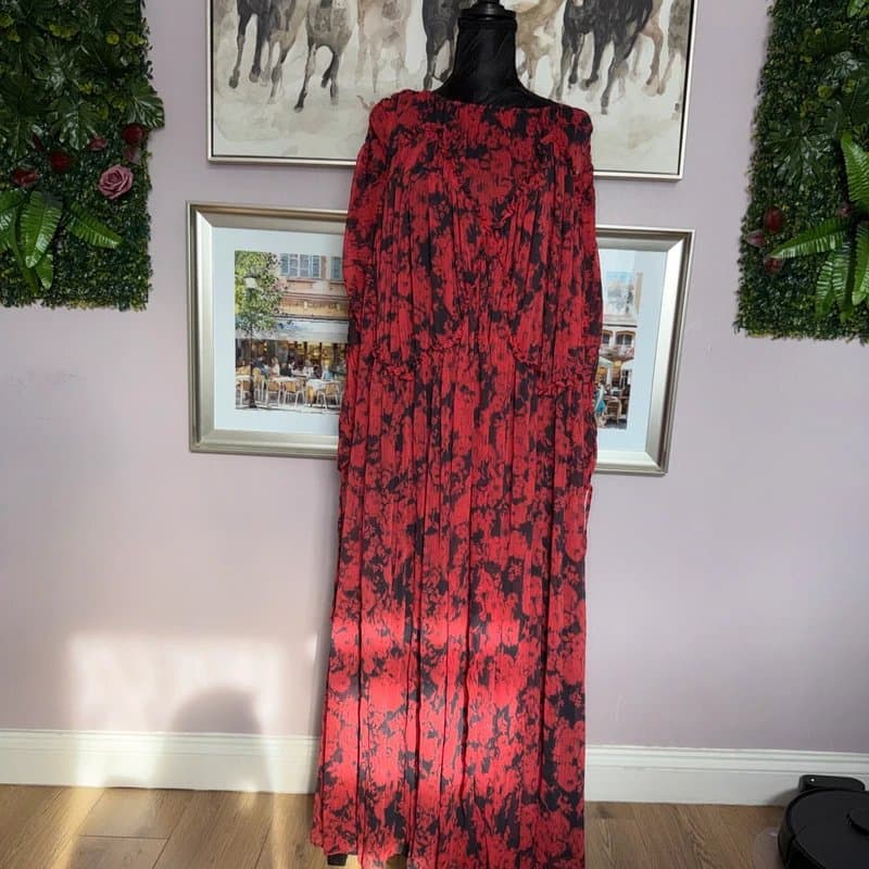 Topshop Topshop Channelled Chuck On Printed Maxi Dress In Red Print, floral maxi uk 10
