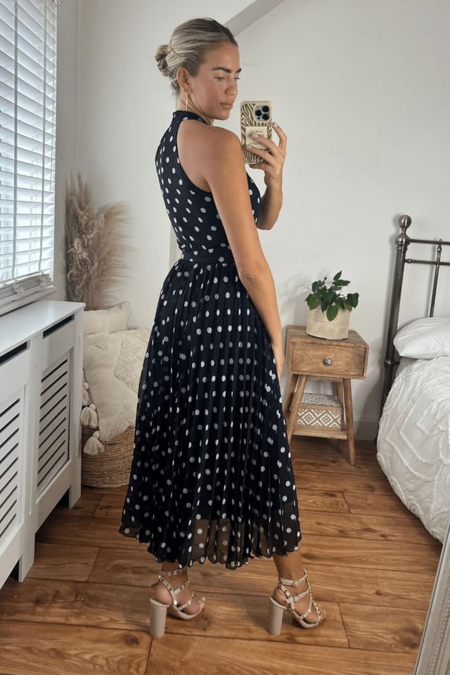 Style Cheat Style Cheat Women's Luisa Belted Pleated Mono Spot Maxi Dress in Black - 2