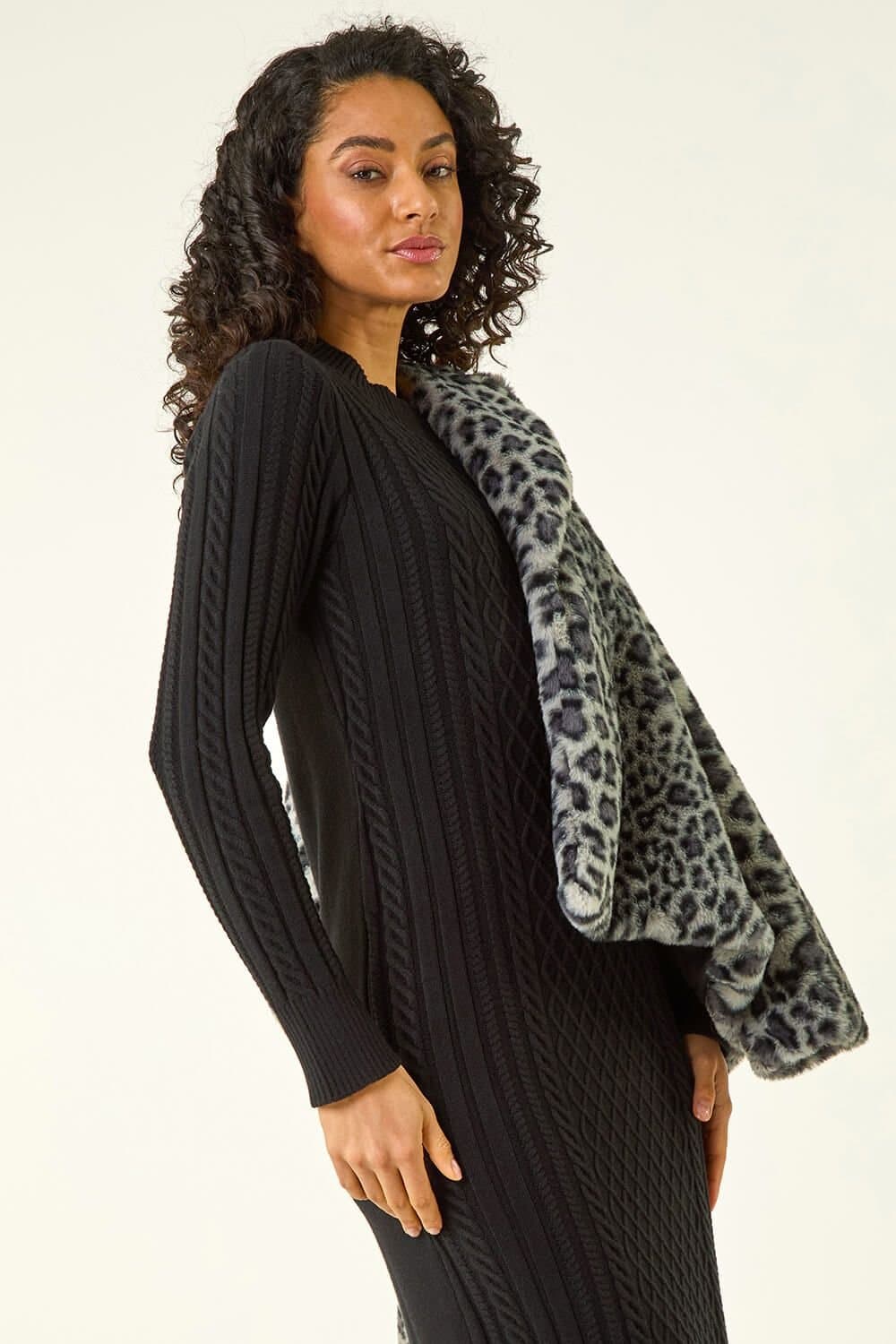 Dusk Dusk Women's Cable Knit Midi Jumper Dress in Black