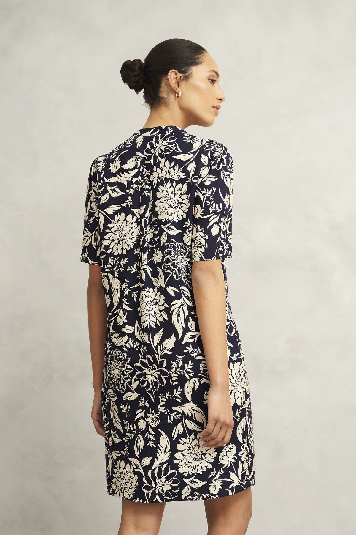 Hobbs London Hobbs London Women's Lucille Short Sleeve V-Neck Mini Dress in Dark Navy - 4