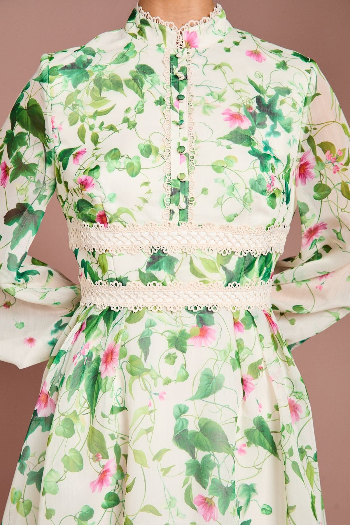 Coast Coast Women's Long Sleeve Placement Print Organza Midi Dress in Ivory - 4