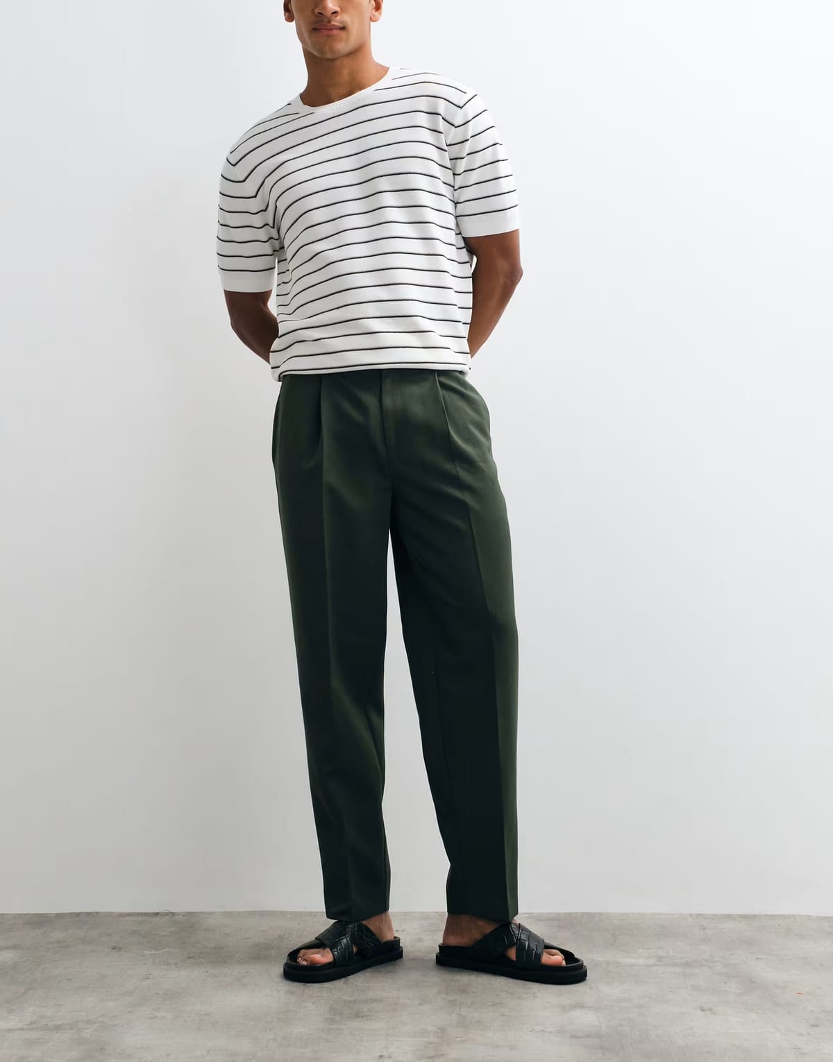 ASOS ASOS DESIGN smart pleated oversized tapered trousers in olive green - 1