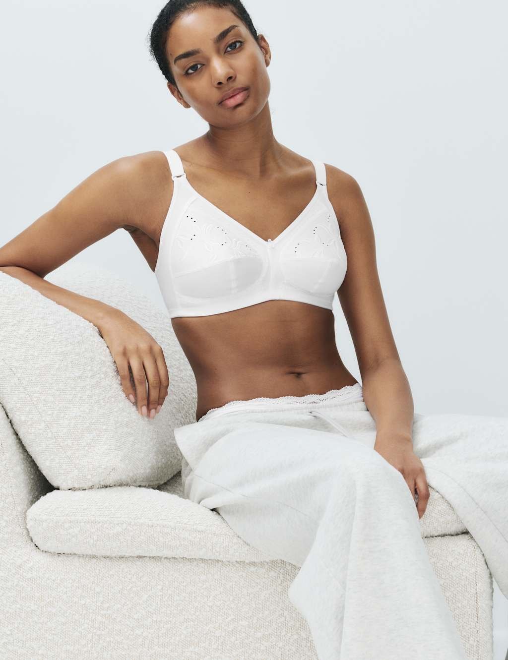 Marks & Spencer M&S Embroidered Total Support Full Cup Bra (A-K) White - 4