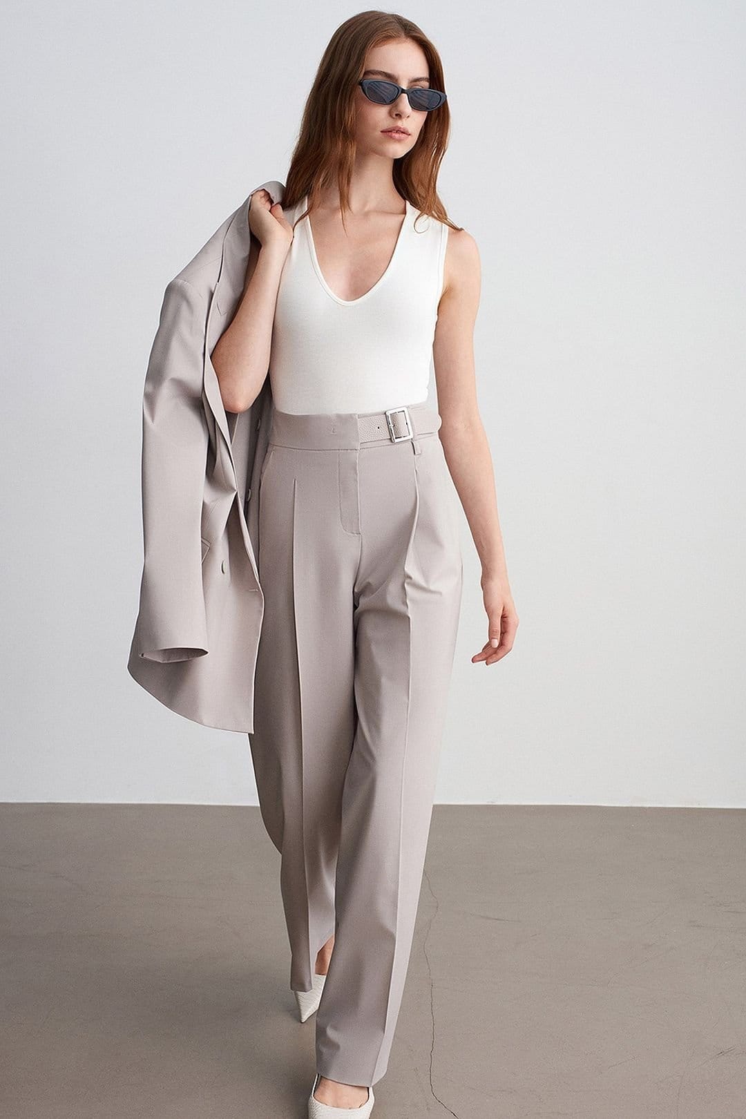 Dilvin Dilvin Women's Belted Wide-Leg Woven Trousers in Stone - 4