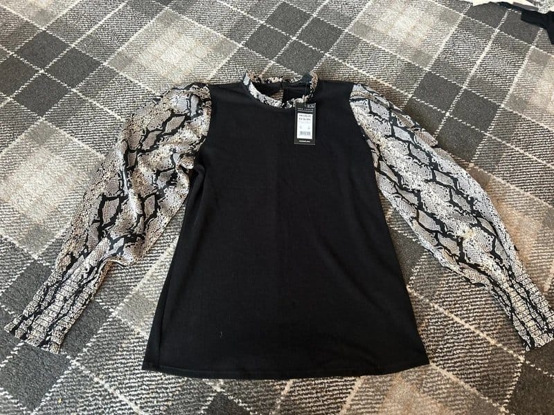 New Look Black Satin Snake Print Sleeve Knit Top