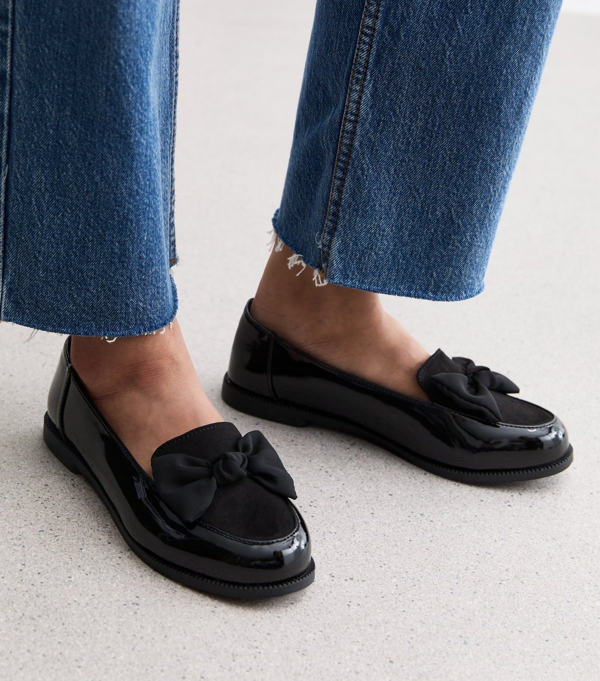 New Look Women's Extra Wide Fit Black Bow Patent And Suede Look Flat Loafers New Look - 2