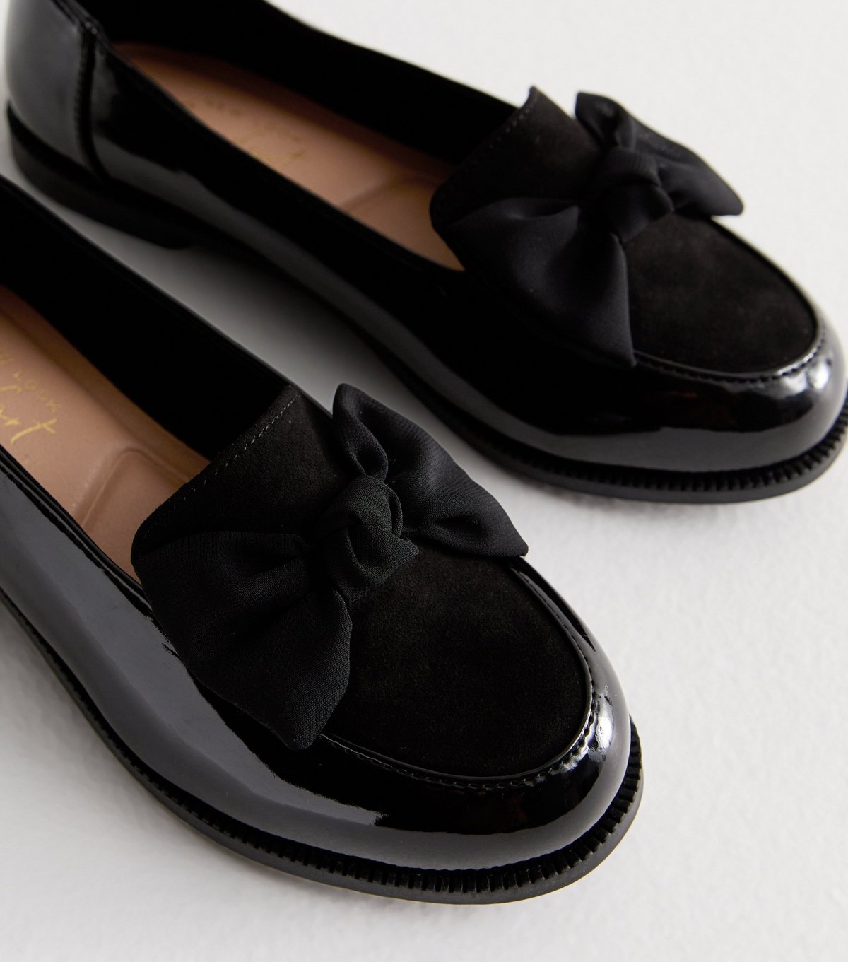 New Look Women's Extra Wide Fit Black Bow Patent And Suede Look Flat Loafers New Look - 3