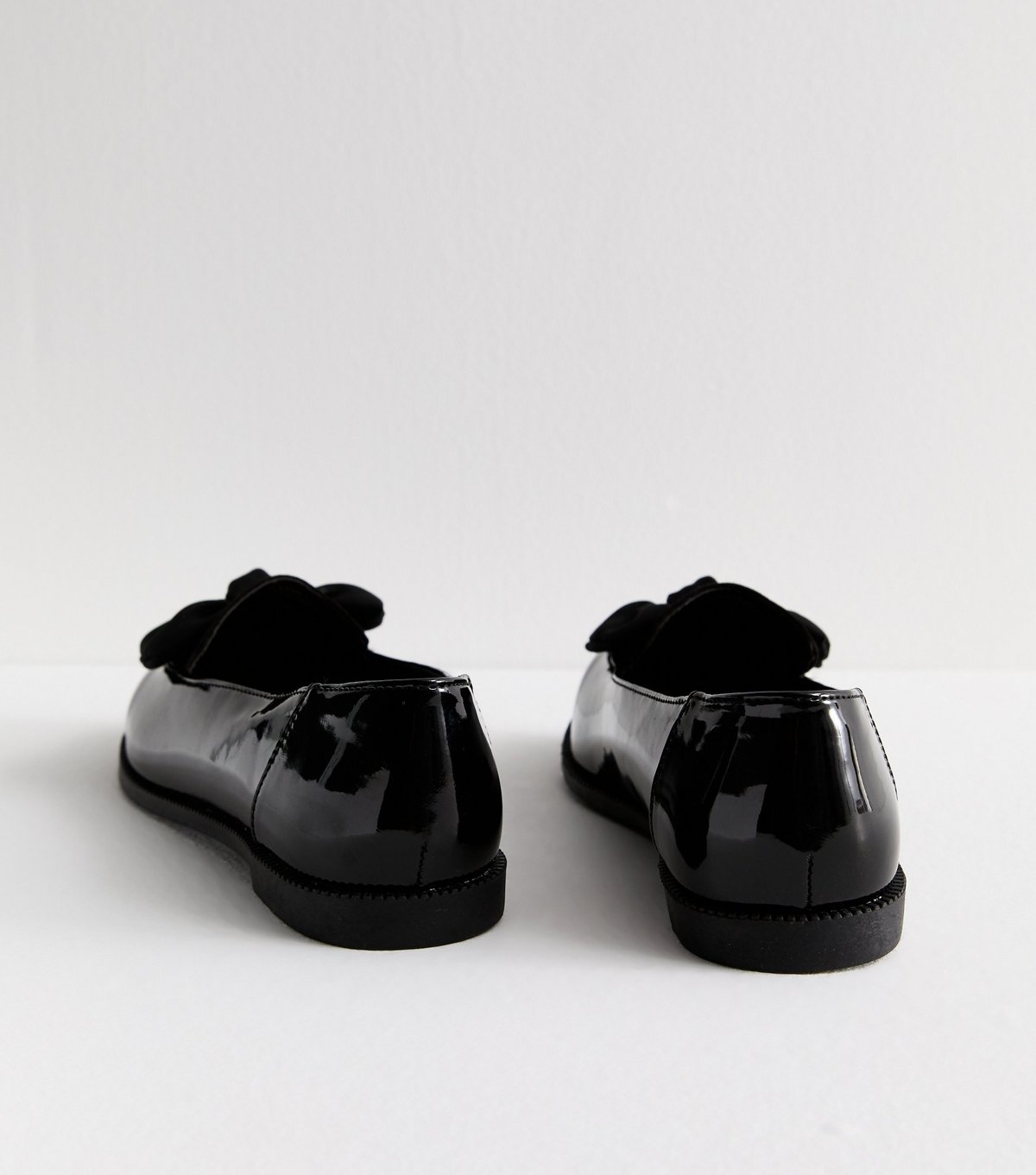 New Look Women's Extra Wide Fit Black Bow Patent And Suede Look Flat Loafers New Look - 4