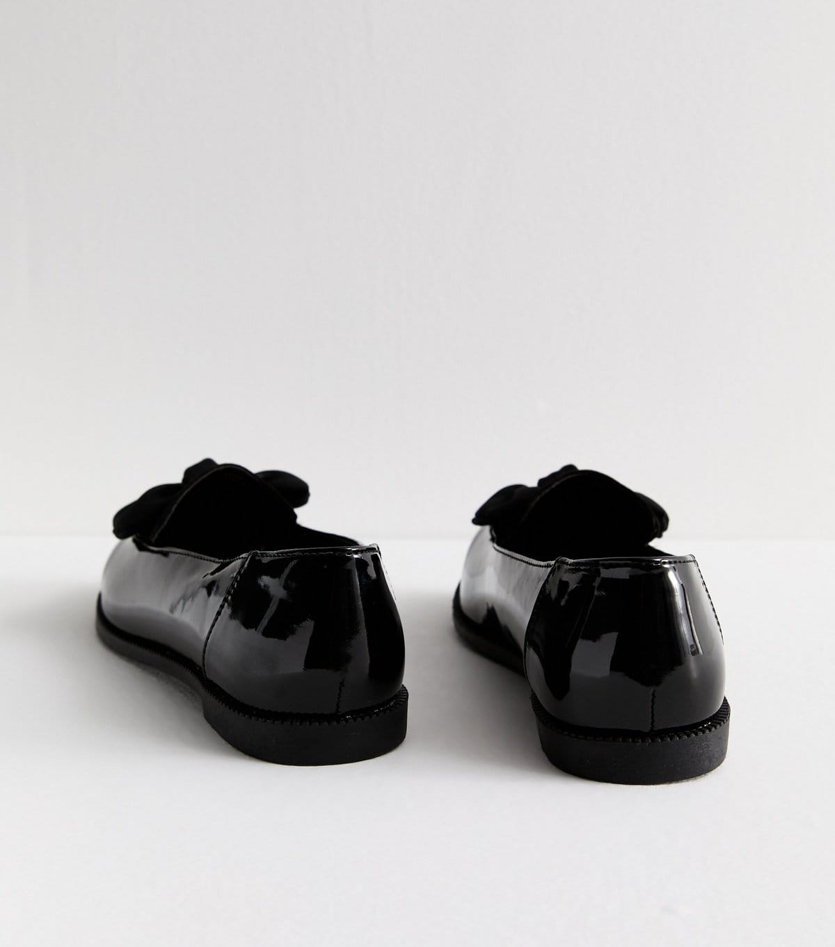 New Look Women's Extra Wide Fit Black Bow Patent And Suede Look Flat Loafers New Look - 4