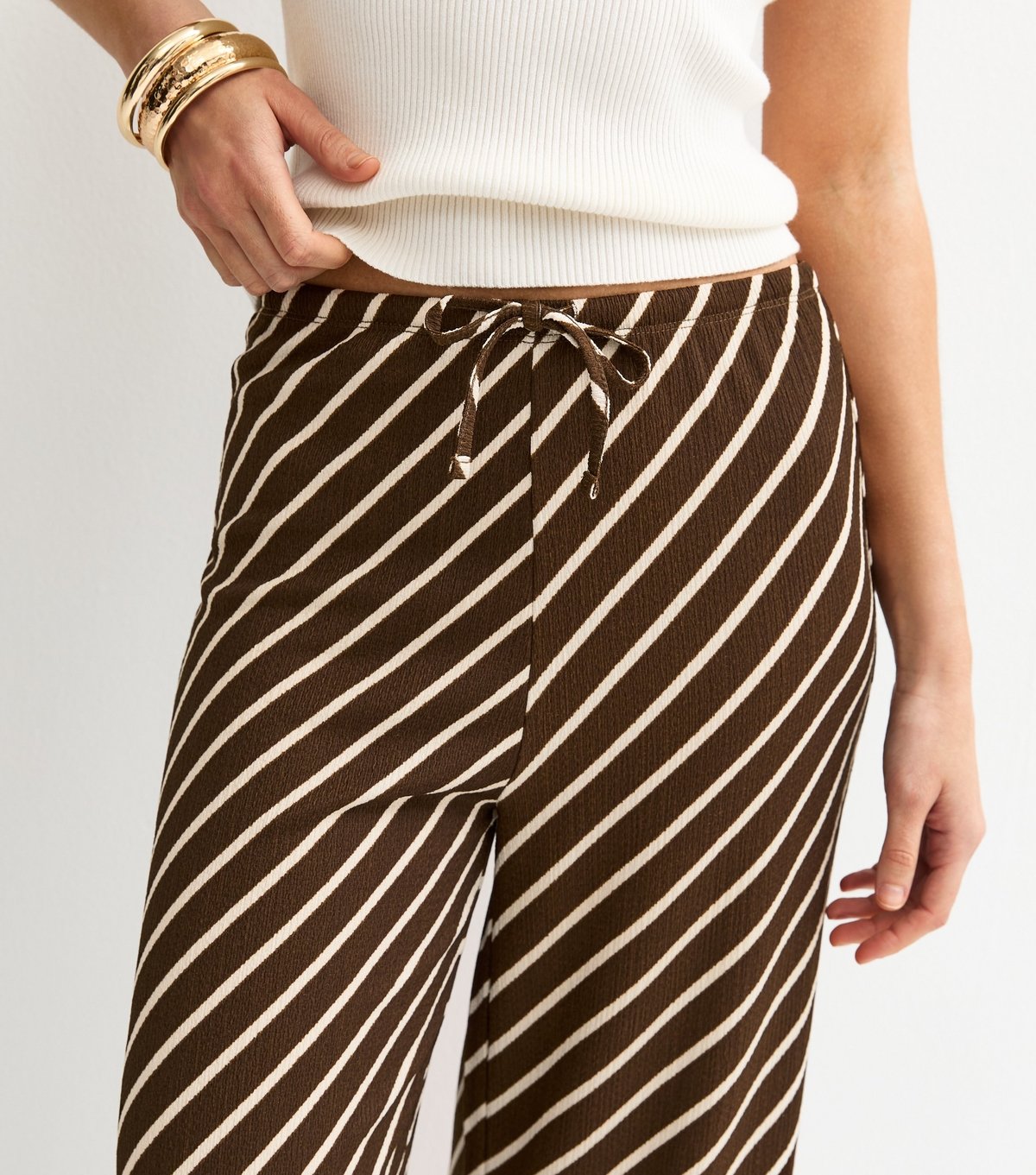 New Look Women's Brown Crinkled Striped Wide Leg Trousers New Look - 2