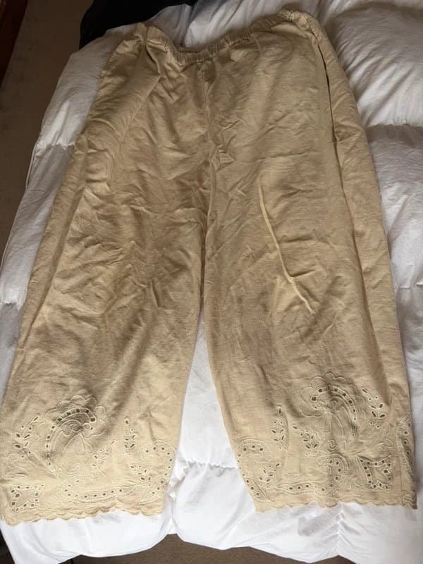 ASOS Design ASOS barrel leg linen scallop edge embroidered trousers