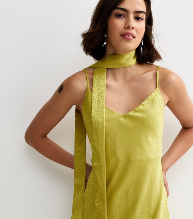 New Look Women's Light Green Satin Slip Midi Dress with Scarf New Look - 2