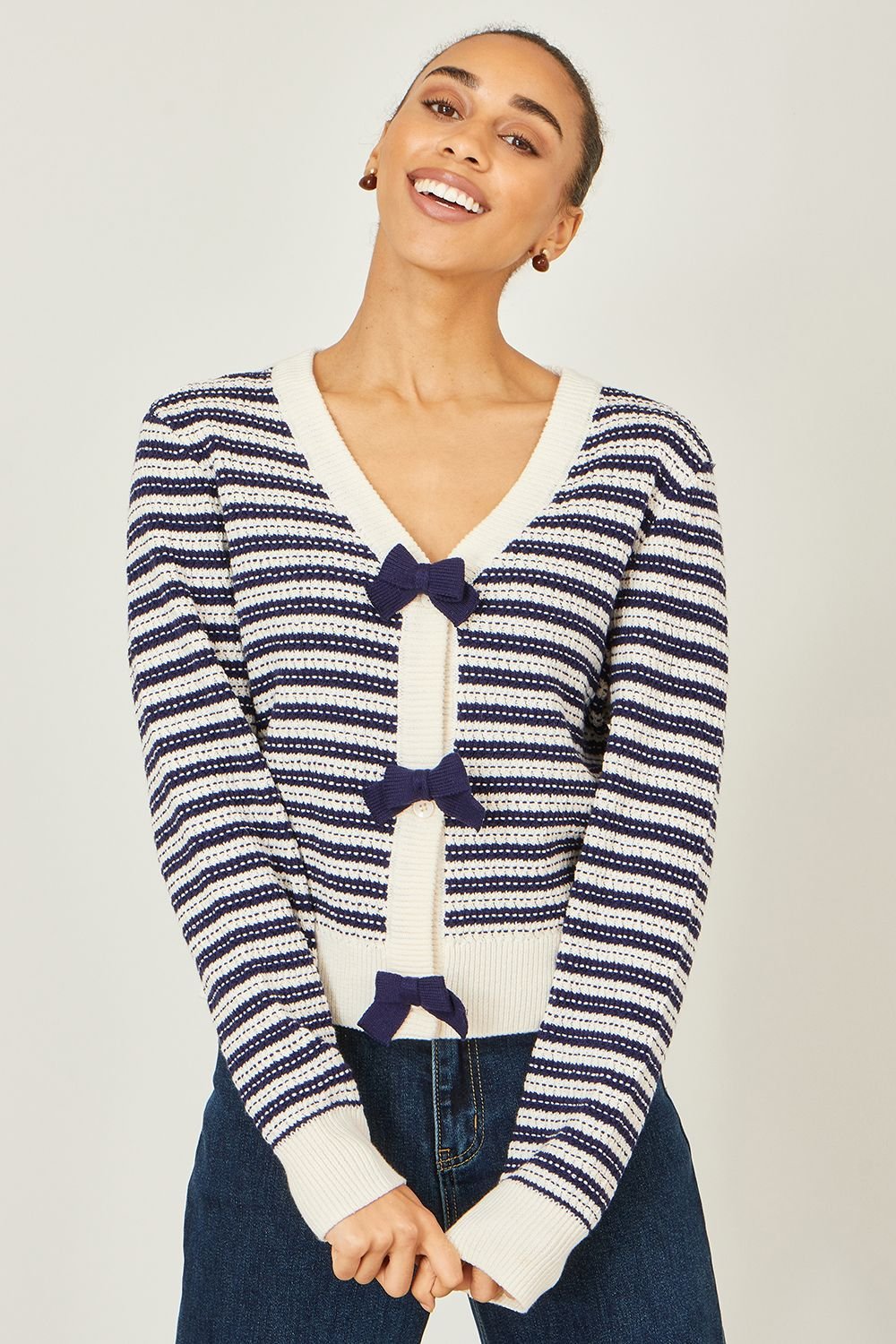 Yumi Yumi Women's Cream & Navy Stripe Cardigan With Bow Detail - 2