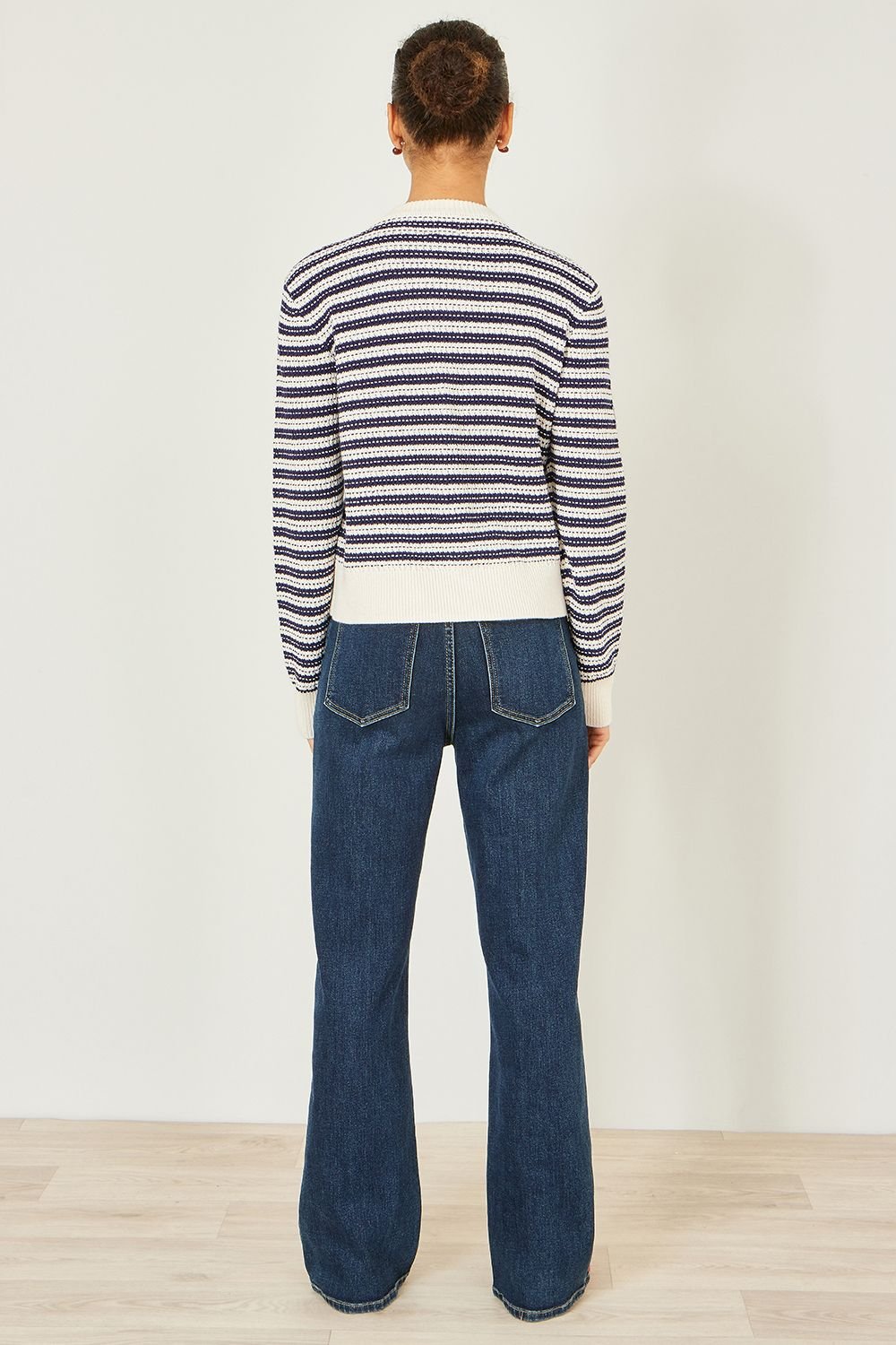 Yumi Yumi Women's Cream & Navy Stripe Cardigan With Bow Detail - 4