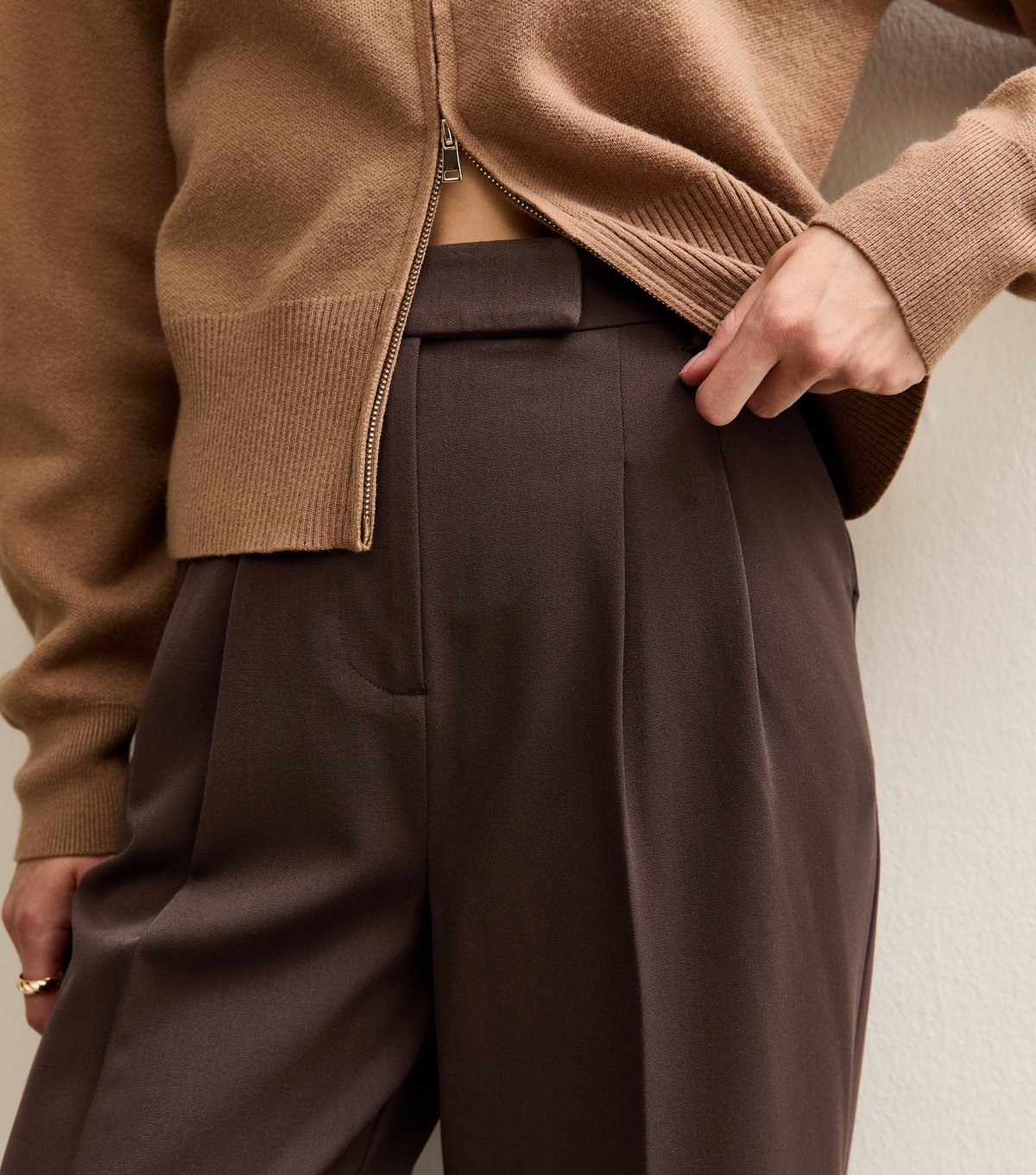 New Look Women's Dark Brown Pleated Front Wide Leg Trousers New Look - 2