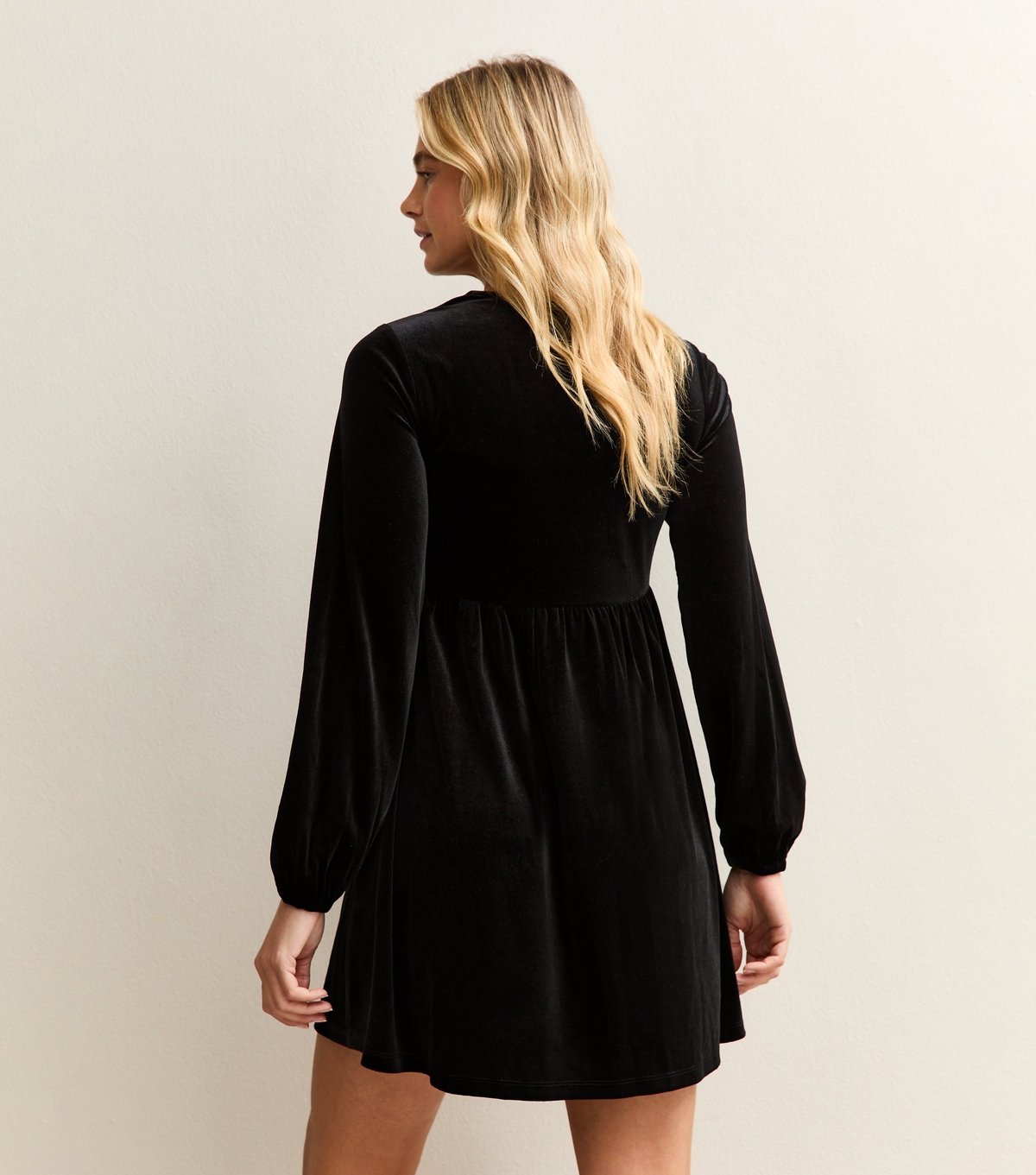 New Look Women's Maternity Black Velvet Long Sleeve Mini Dress New Look - 4