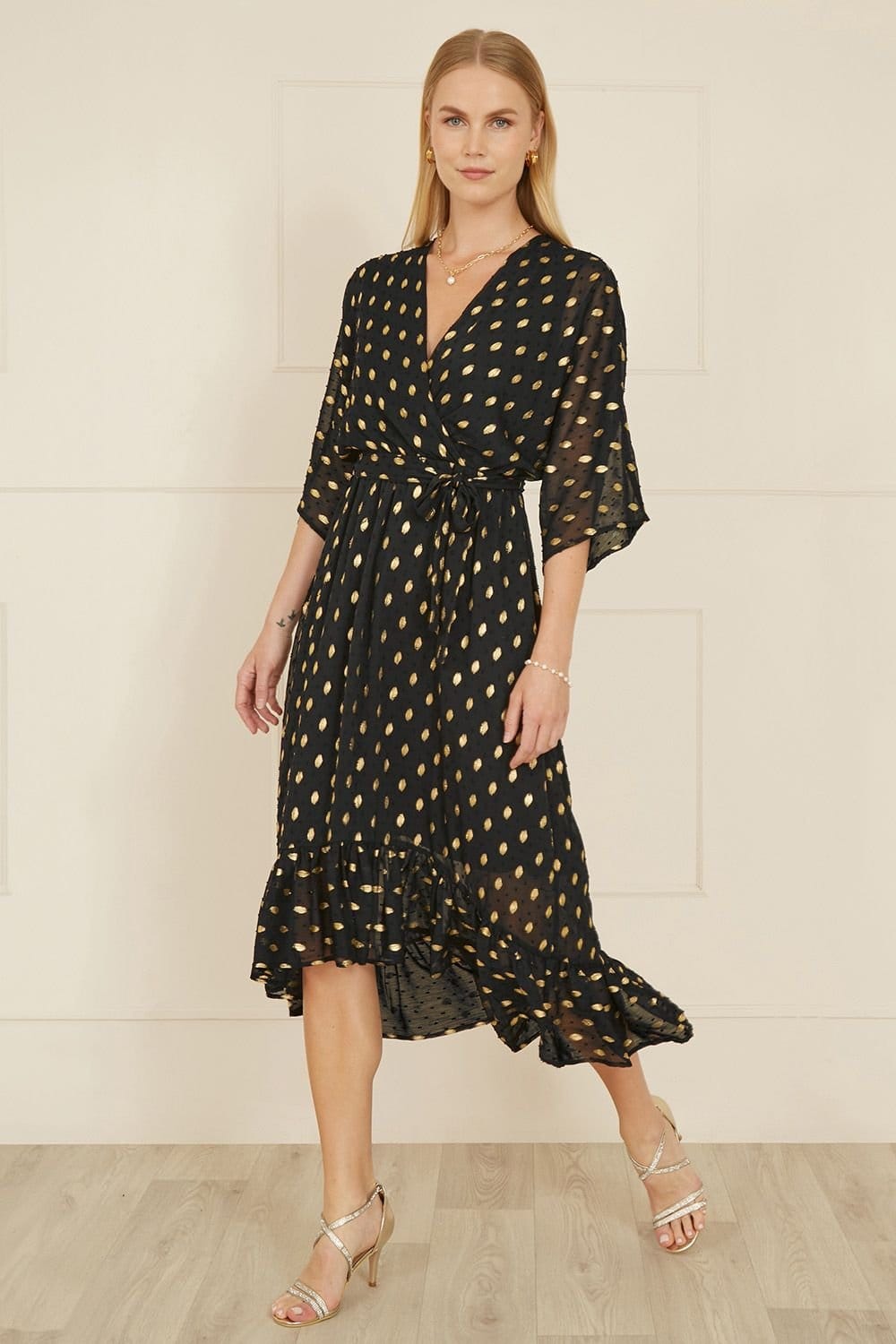 Yumi Yumi Women's Black Foil Print Wrap Over Dip Hem Midi Dress - 4